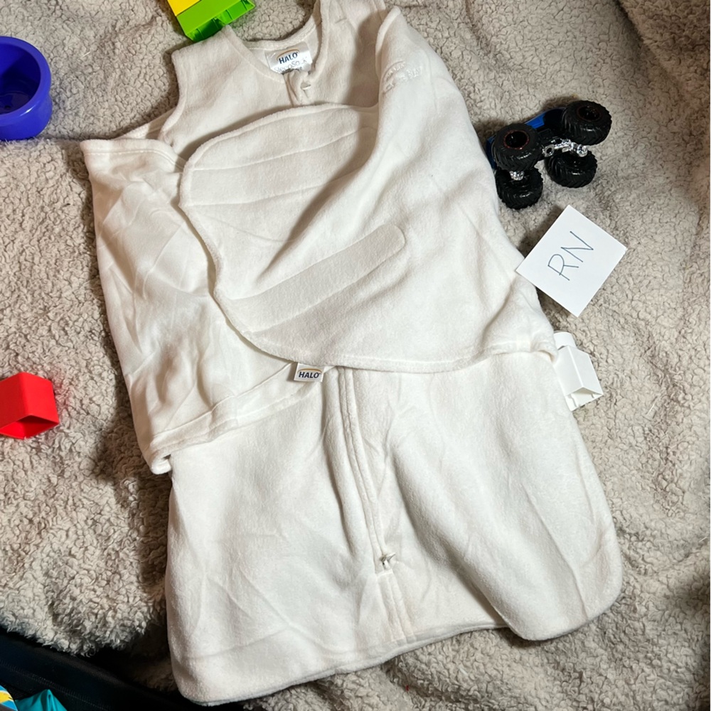 Halo sleep sack white